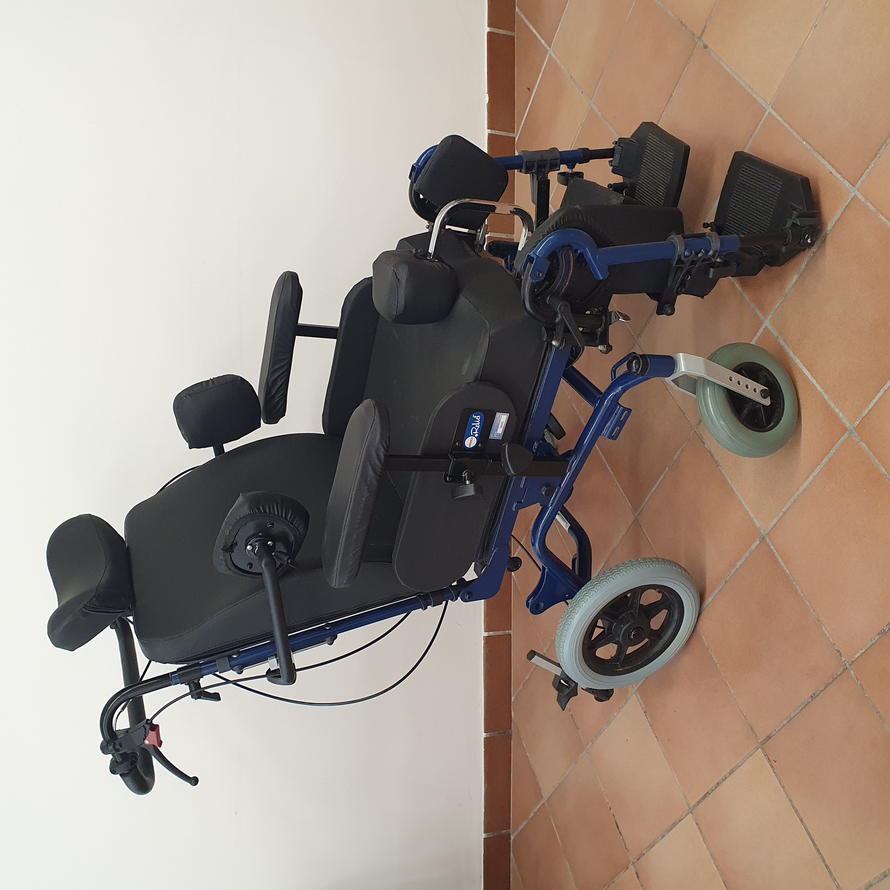 Art. 0405 Sedia a rotelle