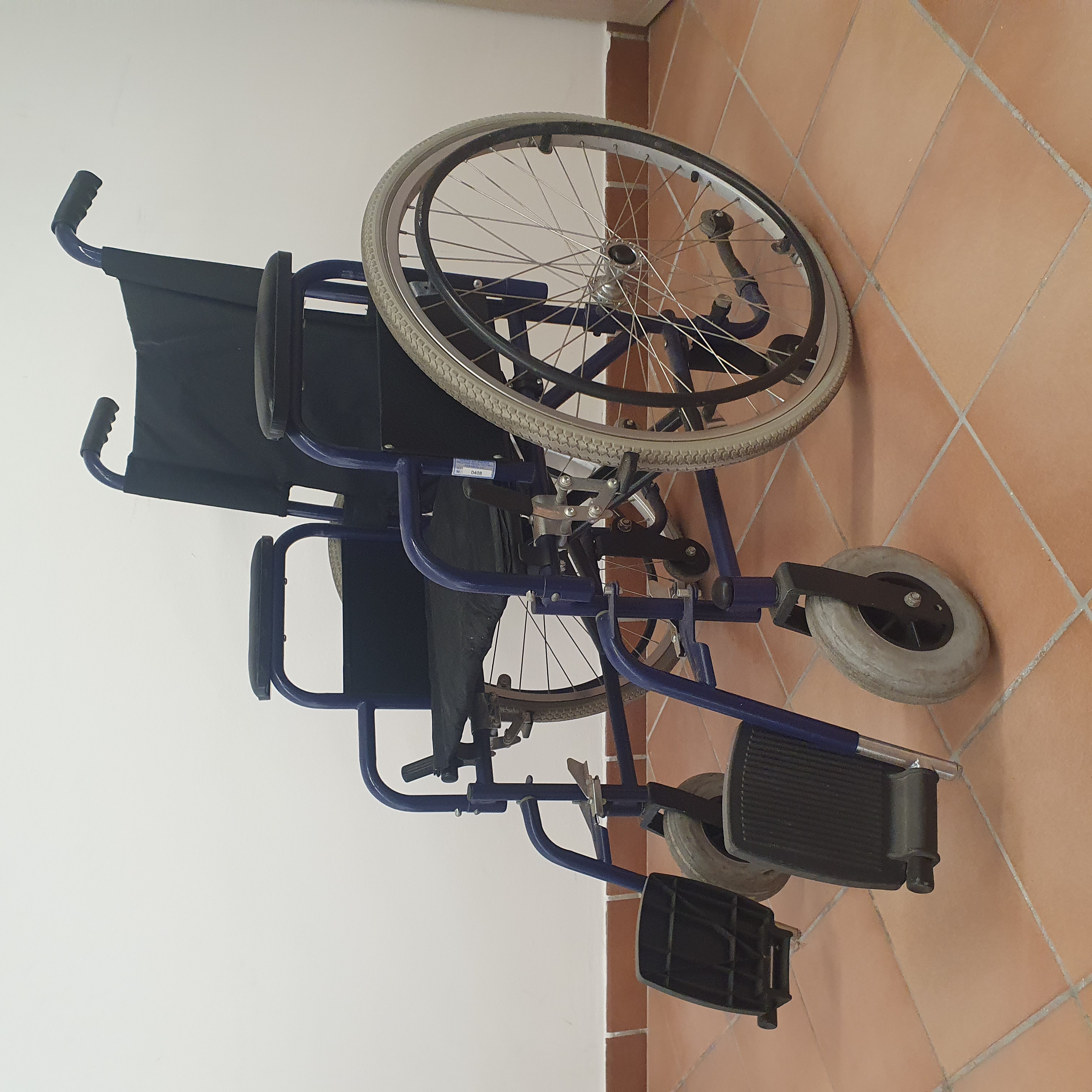 Art. 0408 Sedia a rotelle