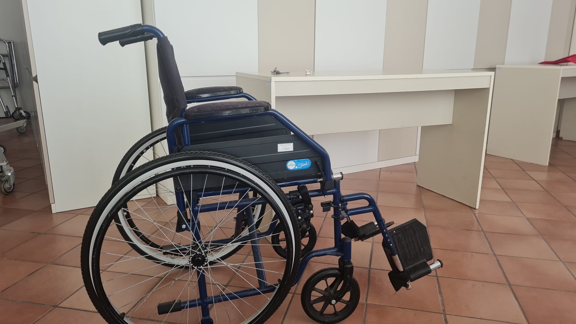 Art. 0416 Sedia a rotelle